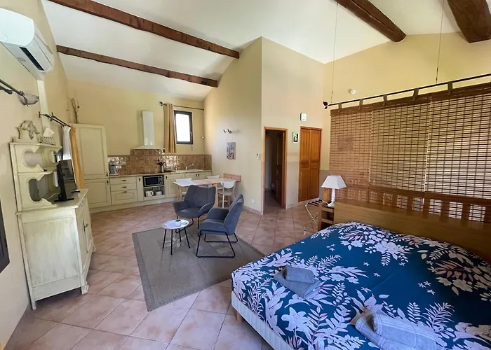 Casa de Férias Domaine Du Mas Fontclaire - 28 Pers *