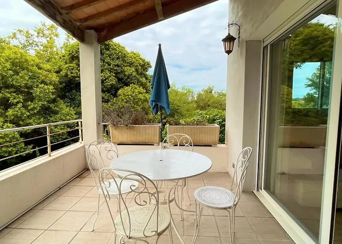 Domaine Du Mas Fontclaire - 28 Pers Casa de Férias Sommières