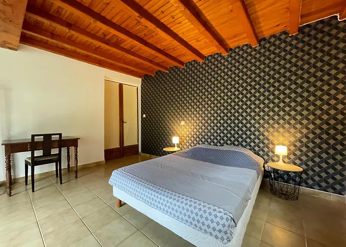 Casa de Férias Domaine Du Mas Fontclaire - 28 Pers *