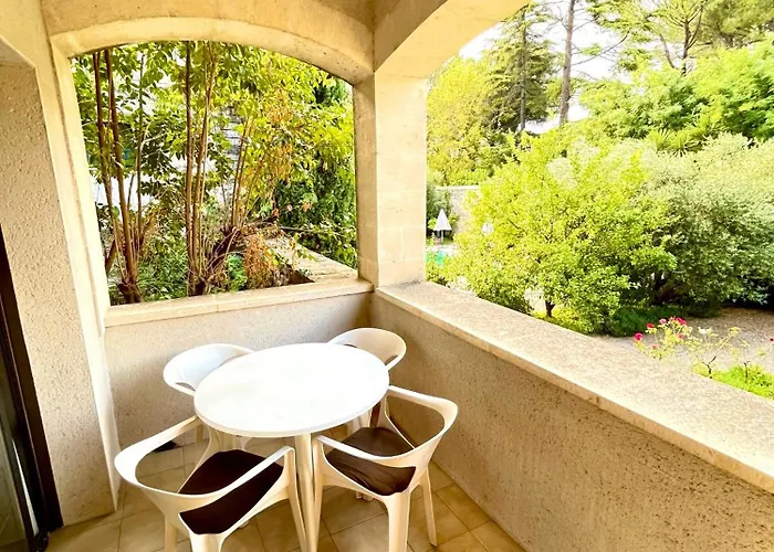 Casa de Férias Domaine Du Mas Fontclaire - 28 Pers Sommières